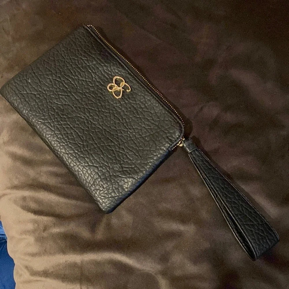 Jessica Simpson textured faux leather black logo wristlet - Picture 10 of 12